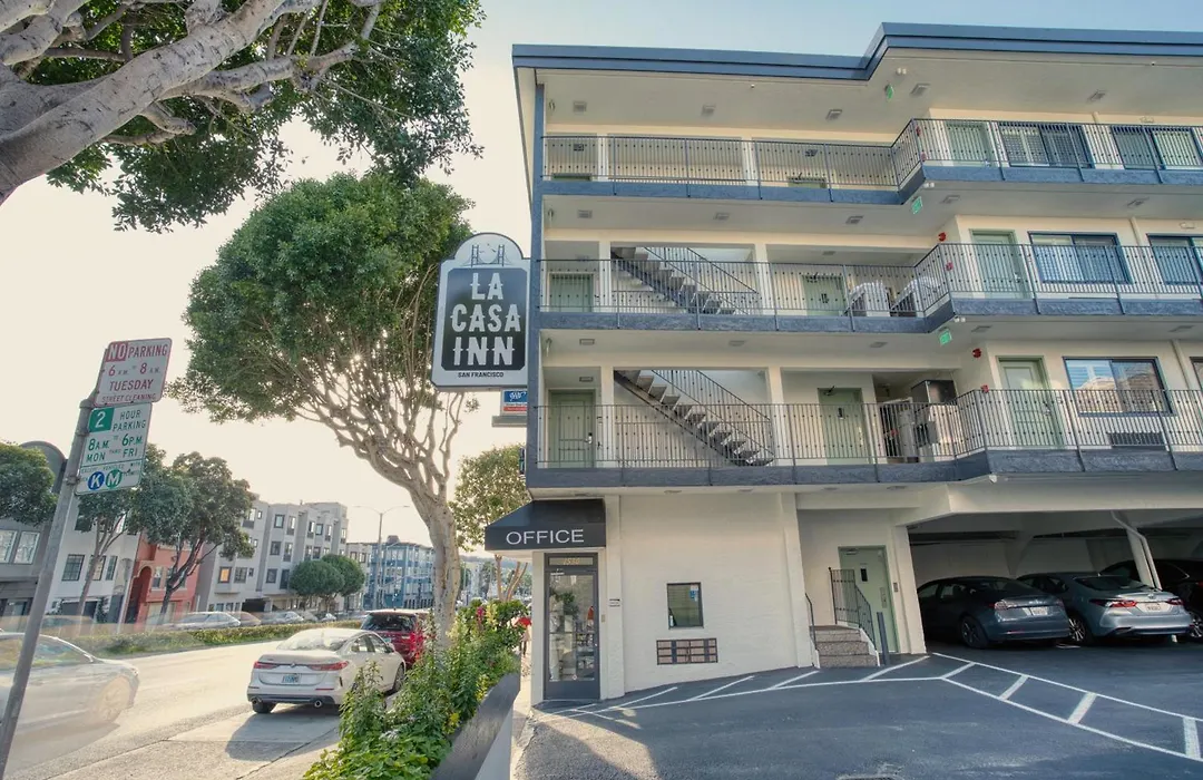 La Casa Inn-1
